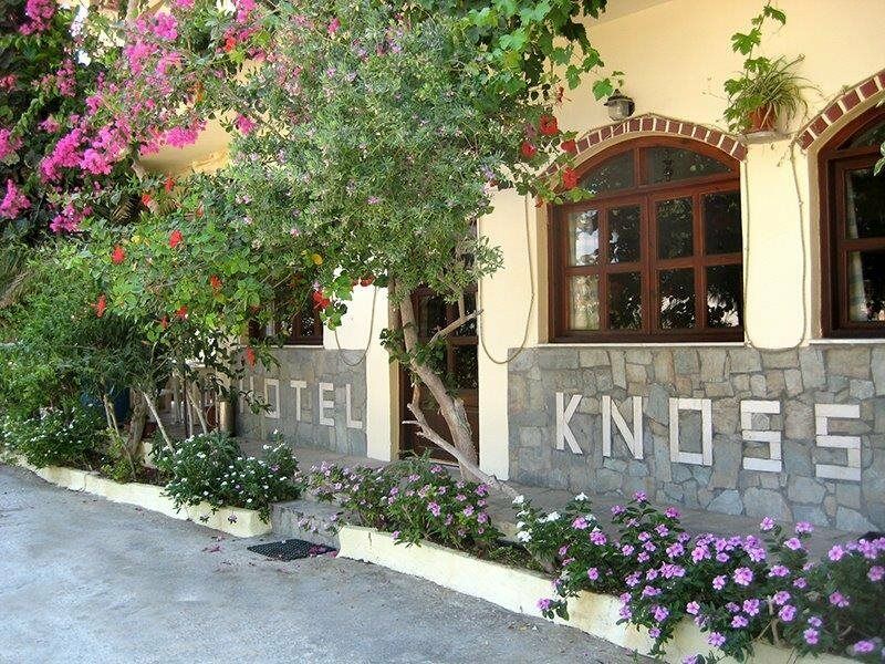 Knossos Hotel 칼라마키 외부 사진
