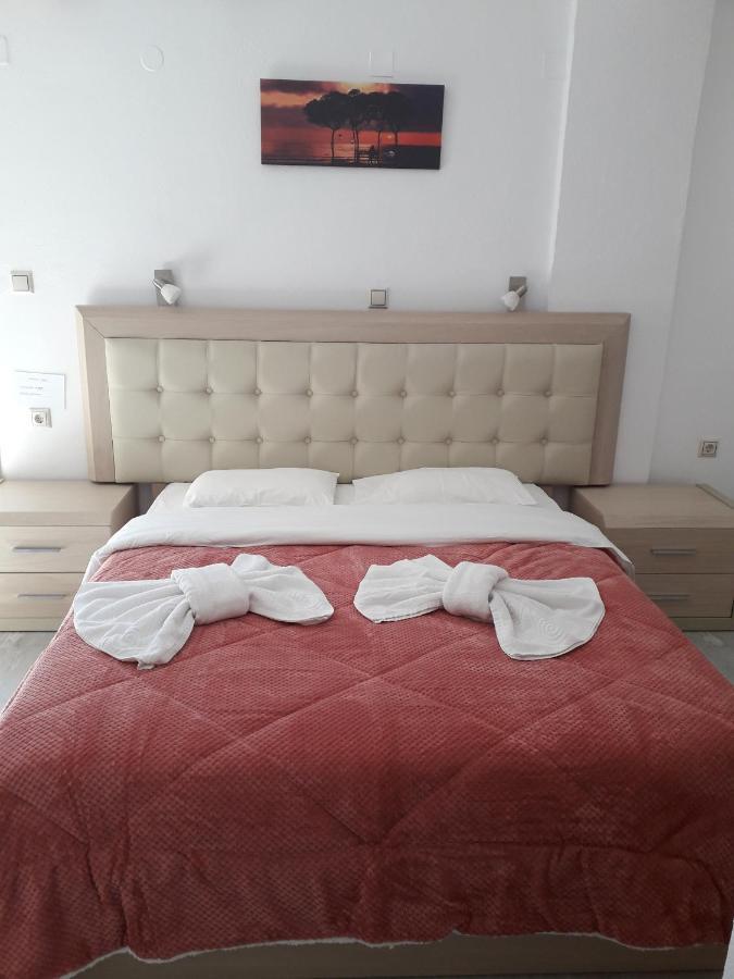 Knossos Hotel 칼라마키 외부 사진